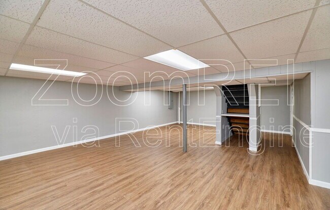 Building Photo - 2400 E Humes Ln