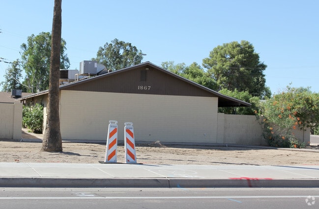 Building Photo - 1867-1873 E University Dr