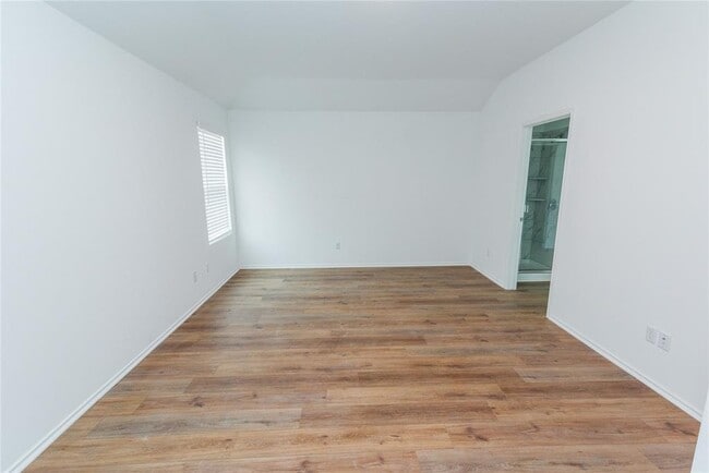 Building Photo - 116 The Ugly Wy