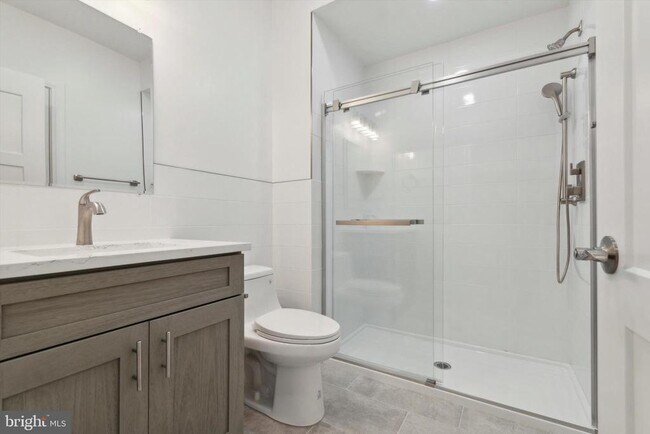 Building Photo - 35 Sycamore Pl