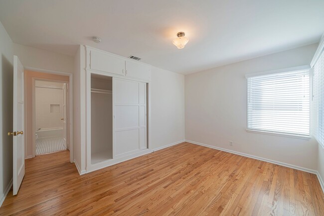 Building Photo - Charming Manhattan Beach Home Rental!