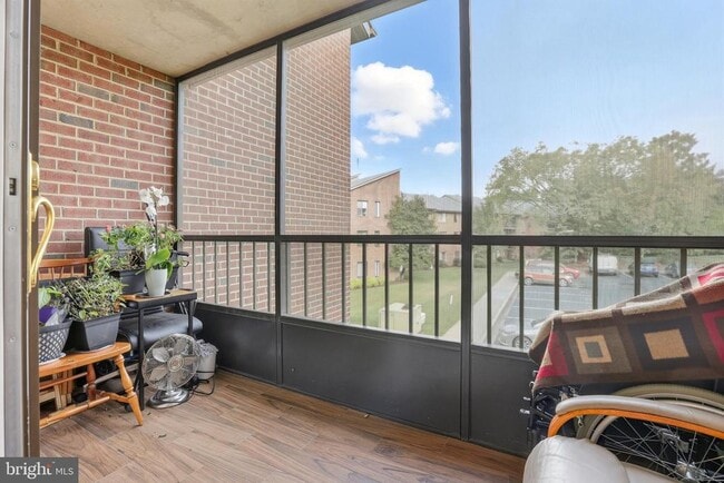 Building Photo - 15300 Beaverbrook Ct