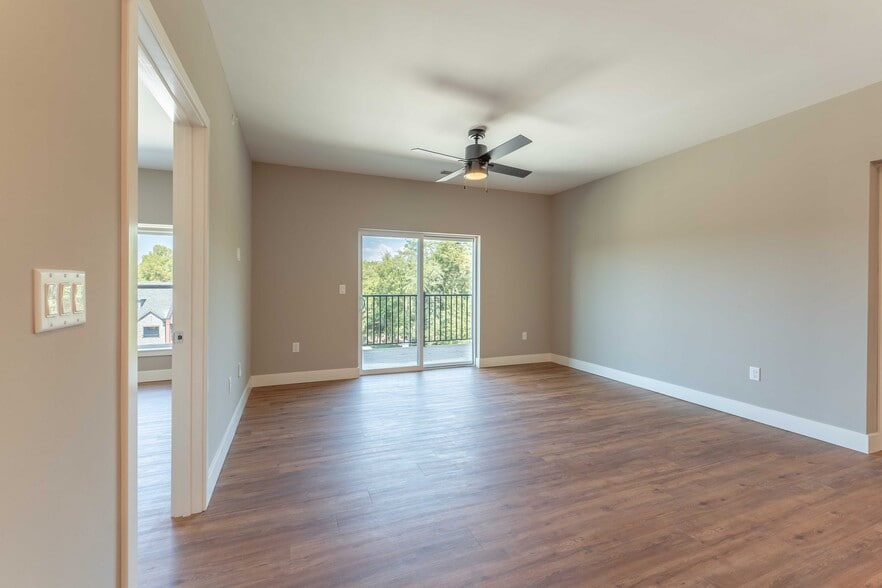 Building Photo - Township 28
