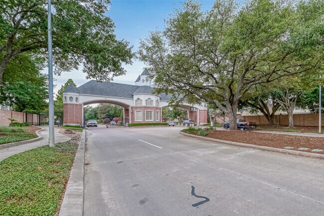 Building Photo - 14426 Summerleaf Ln