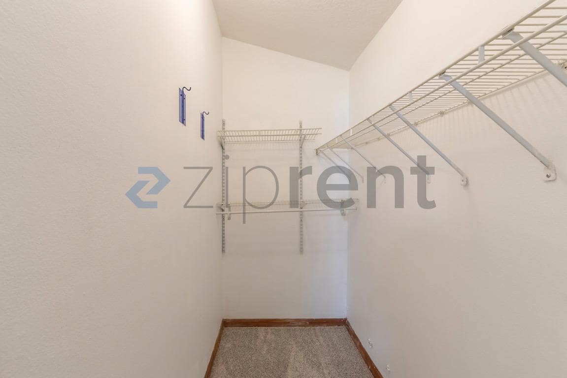 Building Photo - 7458 Carillon Ave