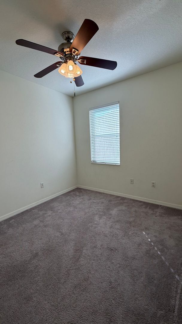 Building Photo - 3 Bed/ 2 Bath Condo w/1 Car Garage $1,900 a month