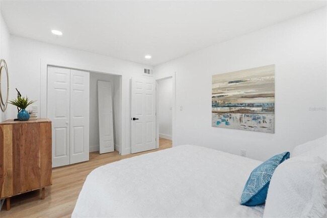 Building Photo - 2470 Del Rio Way