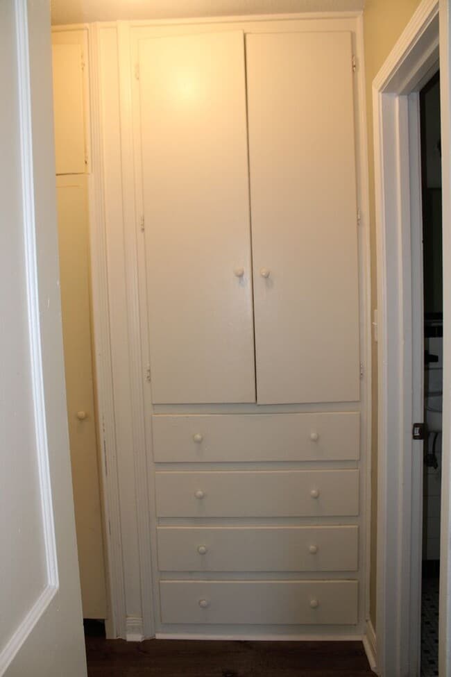 Building Photo - CLOSE TO TINKER! *FIRST FULL MONTH FREE! HOLIDAY SPECIAL!