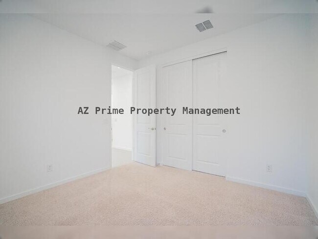 Building Photo - 17317 W Running Deer Trl