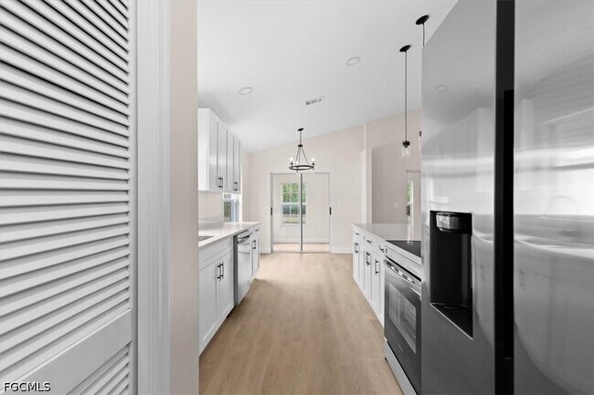 Building Photo - 3358 Sabal Springs Blvd
