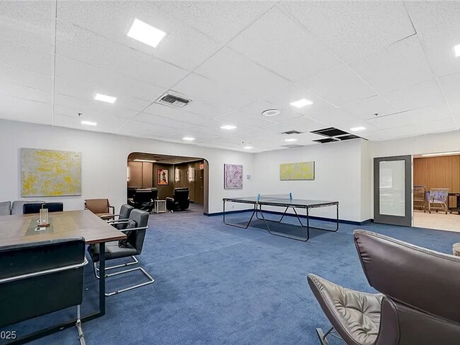 Building Photo - Enjoy resort-style living in this 2 Bed 2 Bath Condo with Stunning Strip Views in the Wimbledon C...