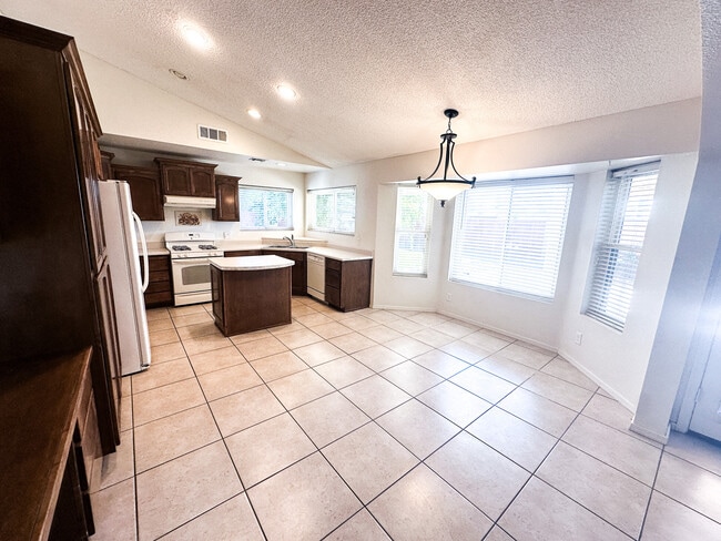 Building Photo - 3555 W 15th Ln