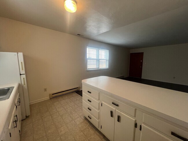 Building Photo - Maury811