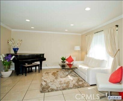 Building Photo - 1371 W Cerritos Ave