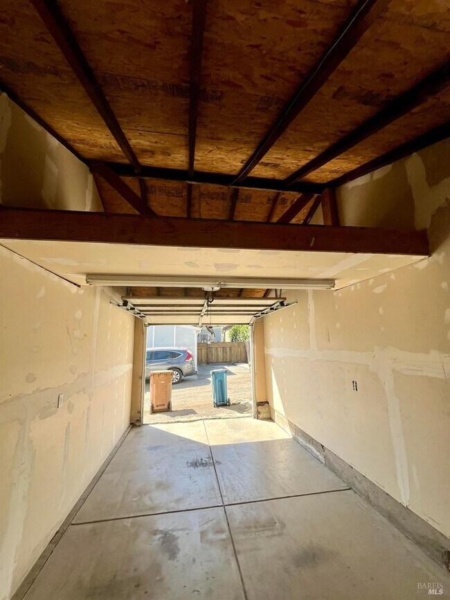 Building Photo - 160 E J St