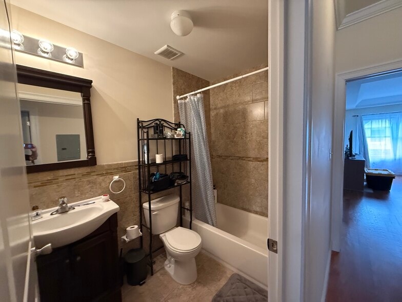 Building Photo - 313 Frank E Rodgers Blvd N