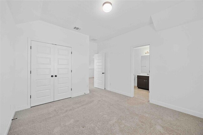 Building Photo - 1001 Otello Wy