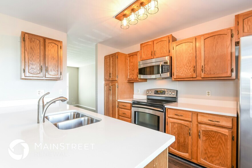 Building Photo - 8159 W 93rd Cir