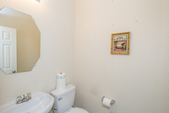 Building Photo - 2111 Castle Gardens Ln