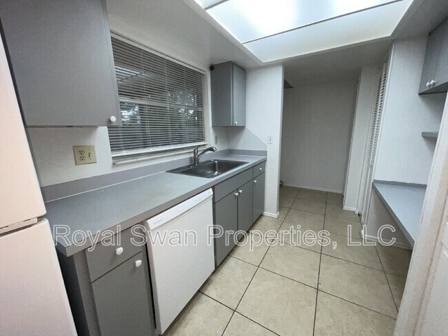 Building Photo - 3812 Dovehollow Dr