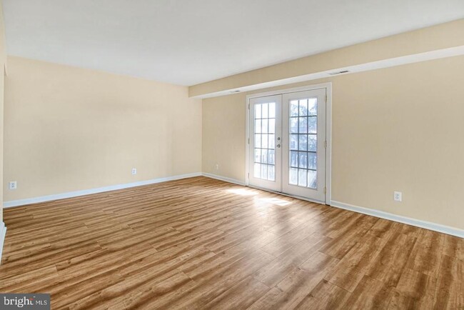 Building Photo - 2502 Markham Ln