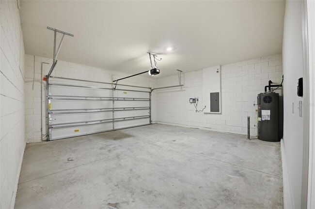 Building Photo - 37411 Roanoke River Wy