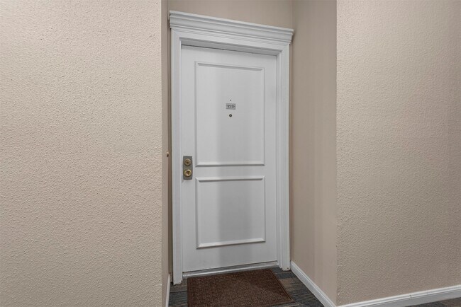 Building Photo - 2400 N Braeswood Blvd