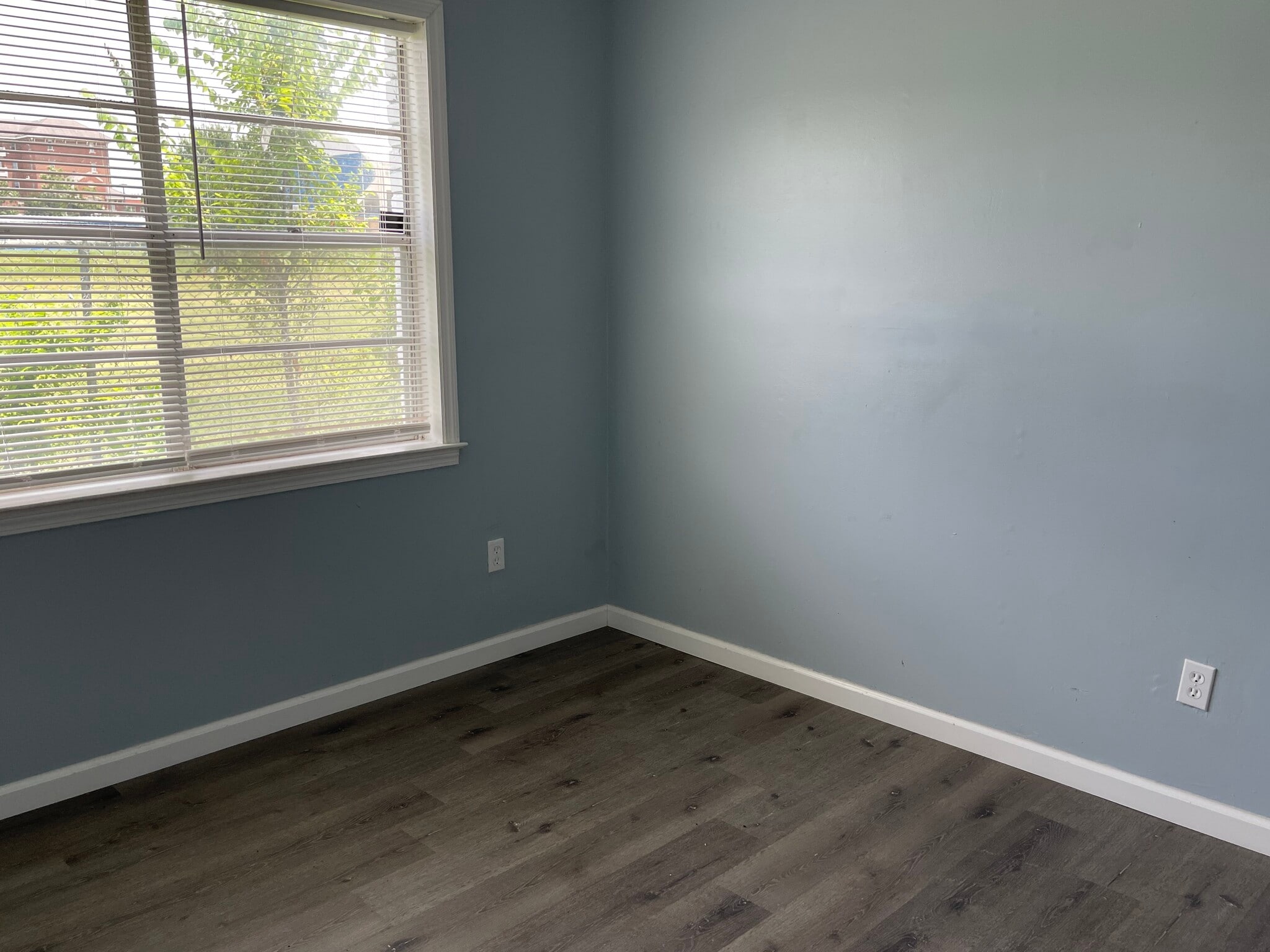 Building Photo - 35 N Idlewild St