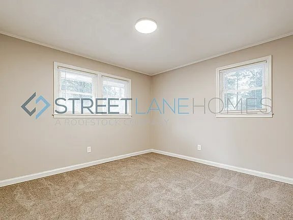 Building Photo - 2520 Stonehenge Dr