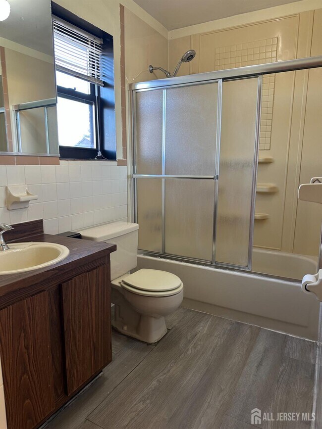 Building Photo - 142 Beverly Hill Terrace