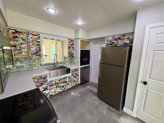 Building Photo - 4342 Pompano Ln