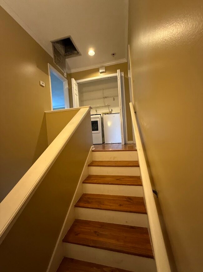 Building Photo - 5415 Whisper Wood Cir