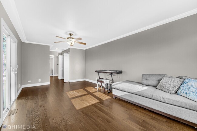 Building Photo - 6N926 Irving Ave