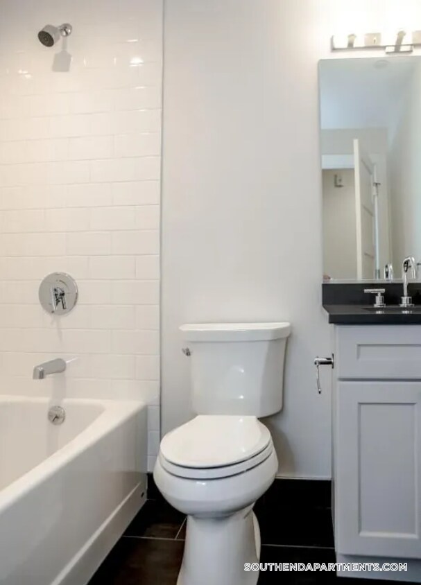 Building Photo - 11 Newcomb St