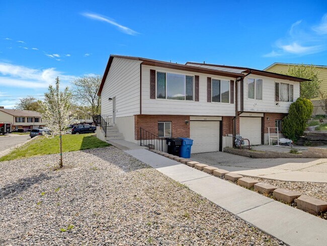 Building Photo - 3145 S 9200 W