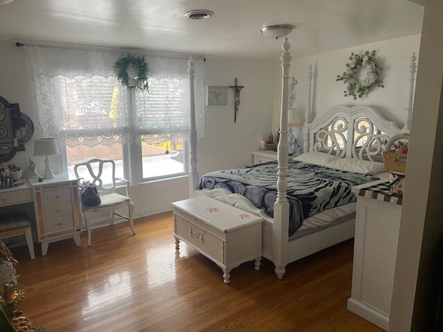 Building Photo - 3106 N Cicero Ave