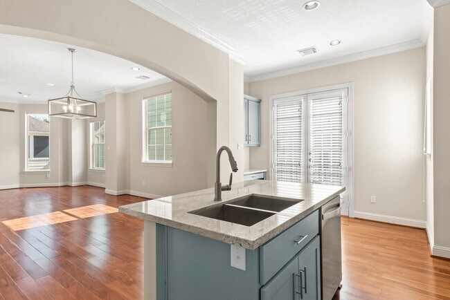 Building Photo - 5610 Kiam St