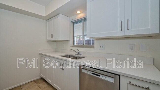 Building Photo - 3915 Allan Pl