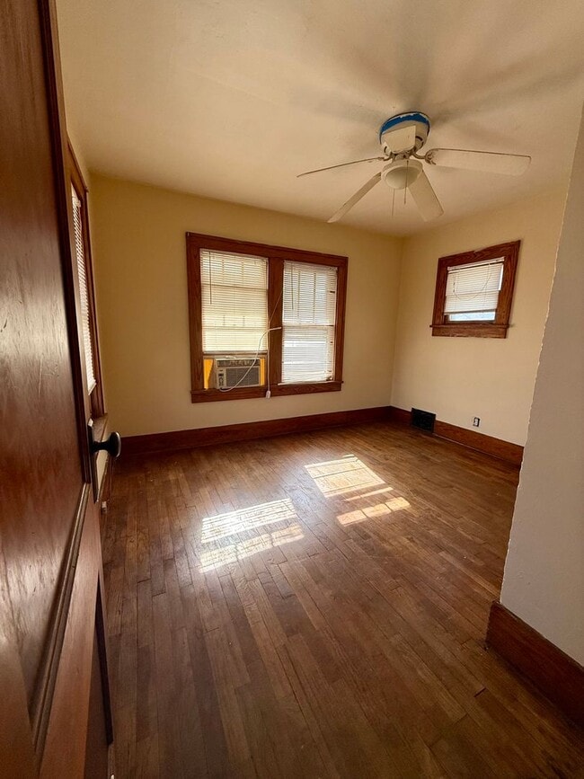 Building Photo - SW 3 Bedroom 1 Bath