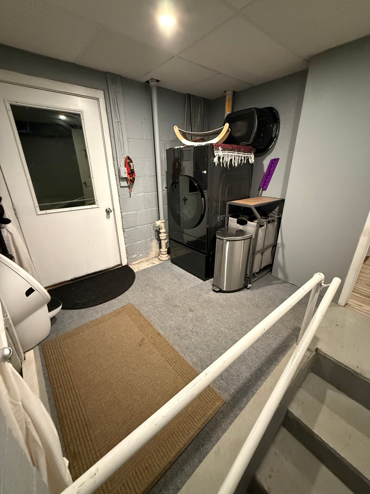 Building Photo - 39 Foxon Rd