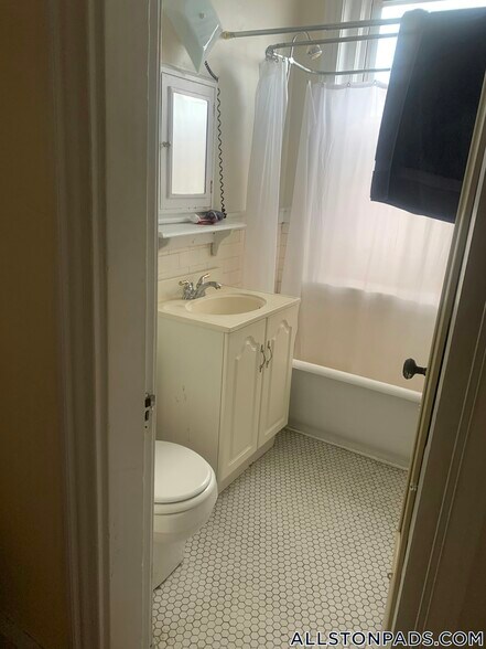 Building Photo - 28 Quint Ave