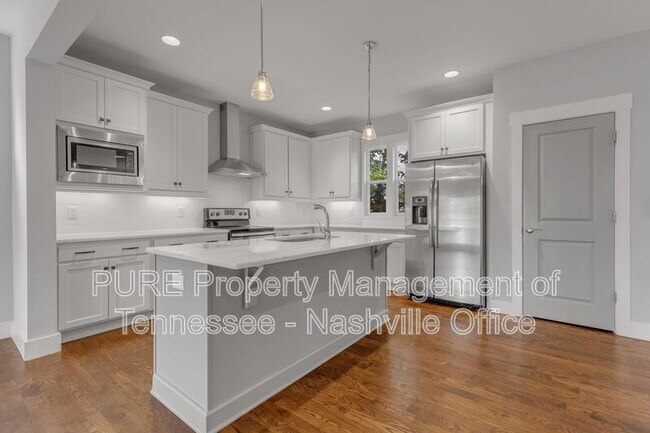Building Photo - 702B Waco Dr