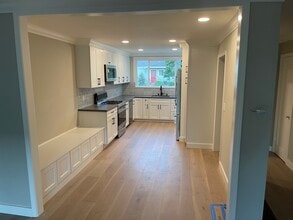 Building Photo - 112 44th Ave