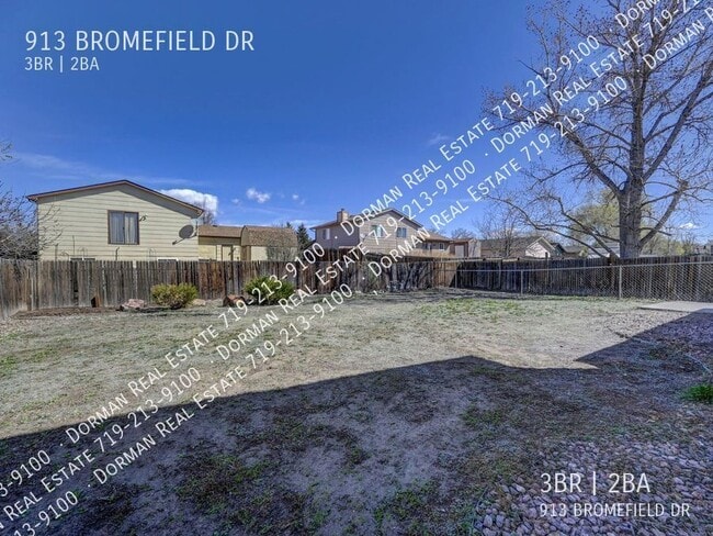 Building Photo - 913 Bromefield Dr