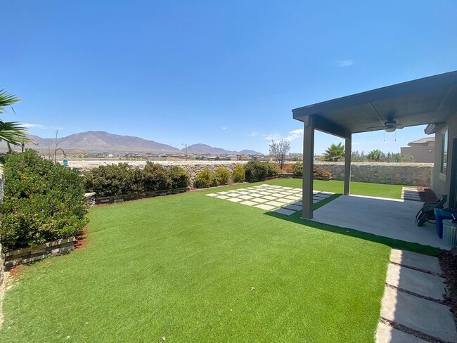 Building Photo - Gorgeous 4bed/3.5bath with 2 Master Bedrooms!