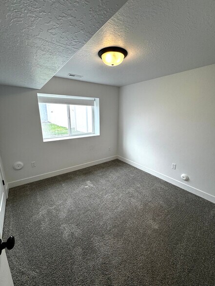 Building Photo - 5258 W 3750 S