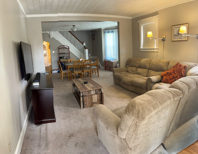 Building Photo - 2409 Spring St