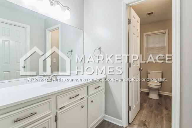 Building Photo - 212 Kemsing Rd