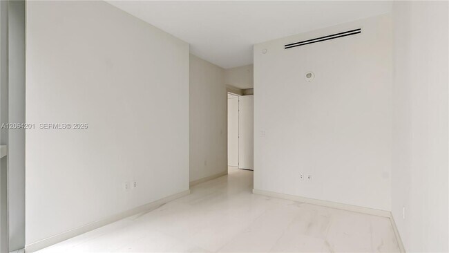 Building Photo - 300 Biscayne Blvd Way