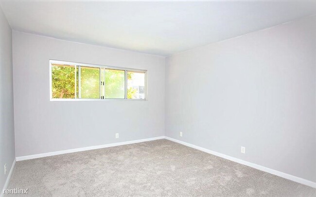 Building Photo - 3 br, 2 bath Condo - 4560 Maple Avenue 236